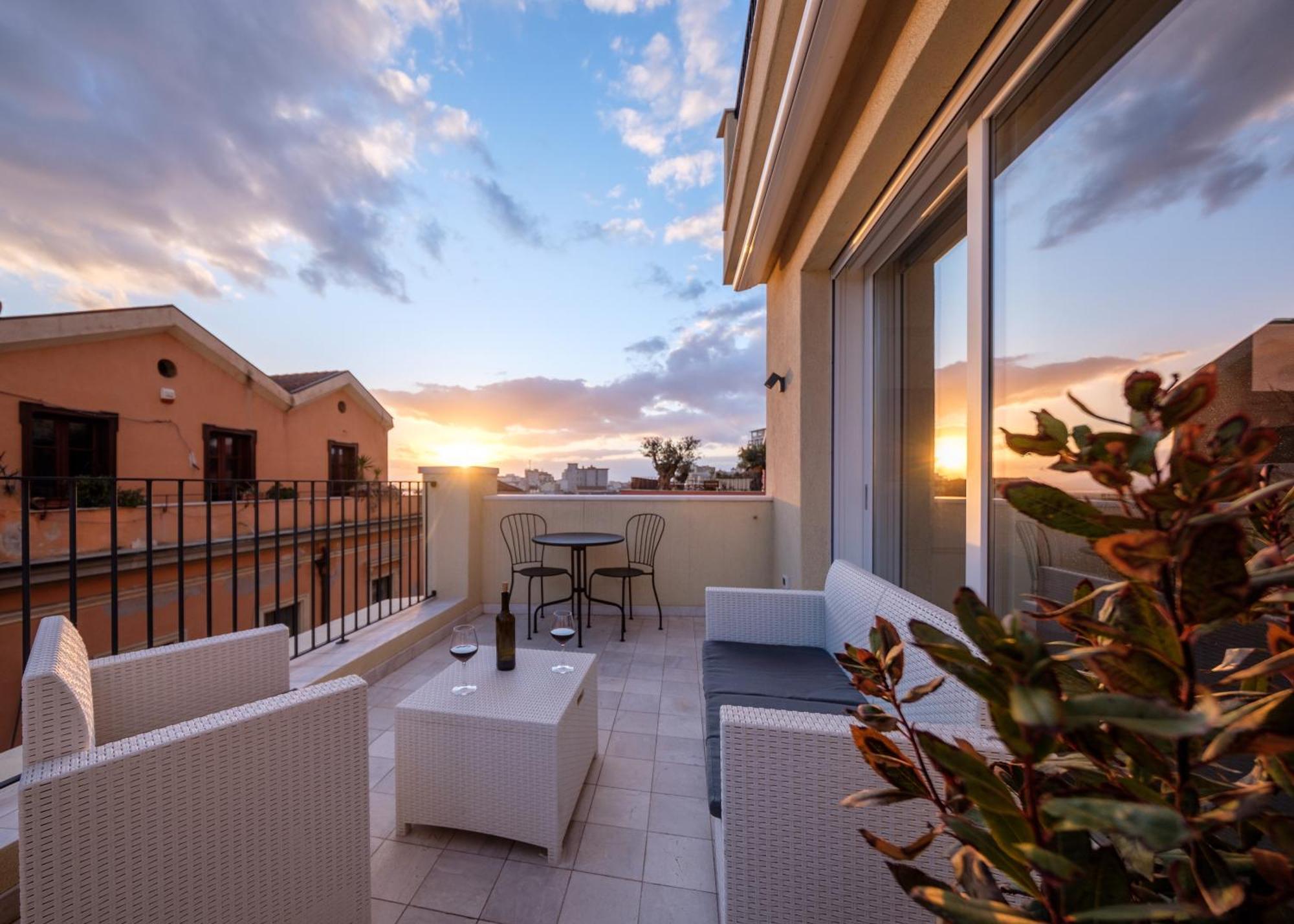 Luxury Suite La Terrazza In Pieno Centro In Cagliari Ngoại thất bức ảnh
